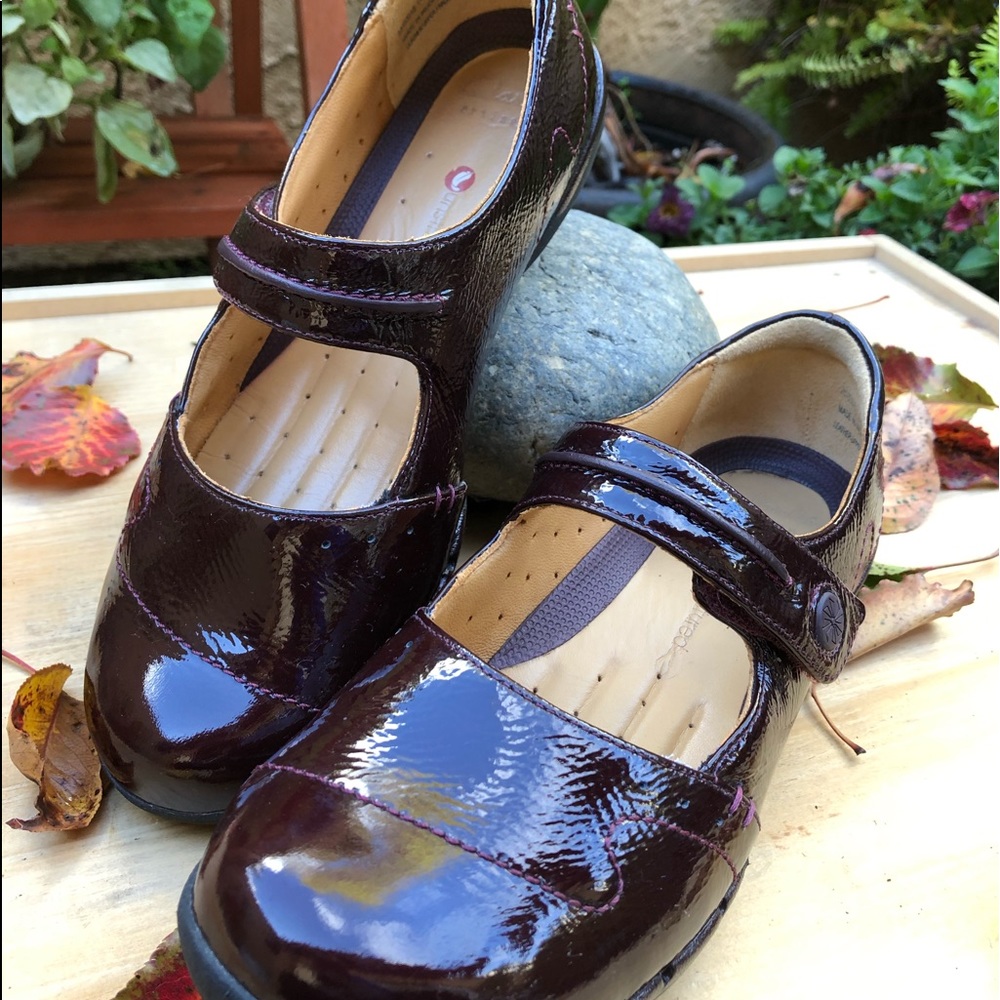 Clark’s Artisan Unstructured Mary Janes, Burgundy